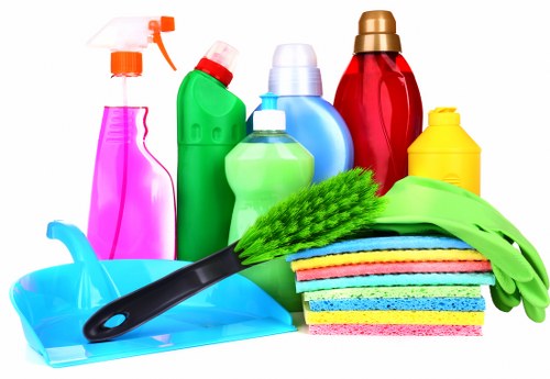 Professional sofa cleaning service in an E1 home living room